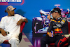 GP STATI UNITI, (L to R): Lewis Hamilton (GBR) Mercedes AMG F1 e Max Verstappen (NLD) Red Bull Racing in the FIA Press Conference.
23.10.2022. Formula 1 World Championship, Rd 19, United States Grand Prix, Austin, Texas, USA, Gara Day.
- www.xpbimages.com, EMail: requests@xpbimages.com © Copyright: XPB Images