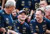 GP STATI UNITI, (L to R): Dr Helmut Marko (AUT) Red Bull Motorsport Consultant; Max Verstappen (NLD) Red Bull Racing; e Christian Horner (GBR) Red Bull Racing Team Principal celebrate winning the Constructors' World Championship with the team.
23.10.2022. Formula 1 World Championship, Rd 19, United States Grand Prix, Austin, Texas, USA, Gara Day.
- www.xpbimages.com, EMail: requests@xpbimages.com © Copyright: Price / XPB Images