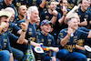 GP STATI UNITI, (L to R): Dr Helmut Marko (AUT) Red Bull Motorsport Consultant; Max Verstappen (NLD) Red Bull Racing; e Christian Horner (GBR) Red Bull Racing Team Principal celebrate winning the Constructors' World Championship with the team.
23.10.2022. Formula 1 World Championship, Rd 19, United States Grand Prix, Austin, Texas, USA, Gara Day.
- www.xpbimages.com, EMail: requests@xpbimages.com © Copyright: Price / XPB Images