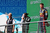 GP STATI UNITI, (L to R): Dr Helmut Marko (AUT) Red Bull Motorsport Consultant; Lewis Hamilton (GBR) Mercedes AMG F1; e vincitore Max Verstappen (NLD) Red Bull Racing on the podium.
23.10.2022. Formula 1 World Championship, Rd 19, United States Grand Prix, Austin, Texas, USA, Gara Day.
 - www.xpbimages.com, EMail: requests@xpbimages.com © Copyright: Coates / XPB Images