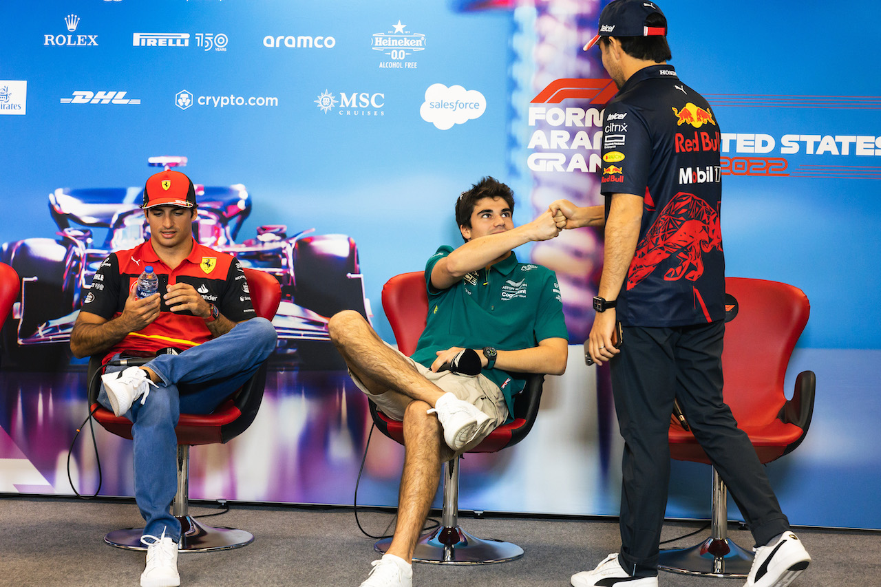 GP STATI UNITI, (L to R): Carlos Sainz Jr (ESP) Ferrari; Lance Stroll (CDN) Aston Martin F1 Team; e Sergio Perez (MEX) Red Bull Racing in the FIA Press Conference.
20.10.2022. Formula 1 World Championship, Rd 19, United States Grand Prix, Austin, Texas, USA, Preparation Day.
- www.xpbimages.com, EMail: requests@xpbimages.com © Copyright: Bearne / XPB Images