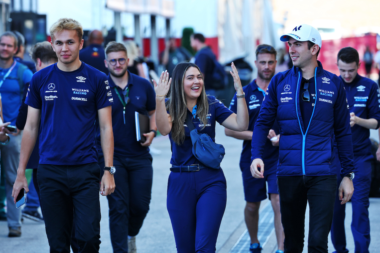 GP STATI UNITI, Alexander Albon (THA) Williams Racing (Left) e Nicholas Latifi (CDN) Williams Racing (Right).
20.10.2022. Formula 1 World Championship, Rd 19, United States Grand Prix, Austin, Texas, USA, Preparation Day.
 - www.xpbimages.com, EMail: requests@xpbimages.com © Copyright: Coates / XPB Images