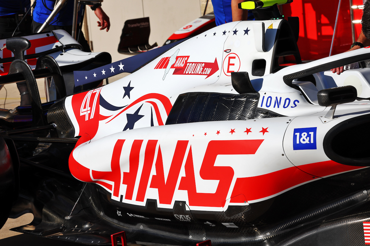 GP STATI UNITI, Haas VF-22 engine cover.
20.10.2022. Formula 1 World Championship, Rd 19, United States Grand Prix, Austin, Texas, USA, Preparation Day.
- www.xpbimages.com, EMail: requests@xpbimages.com © Copyright: Batchelor / XPB Images