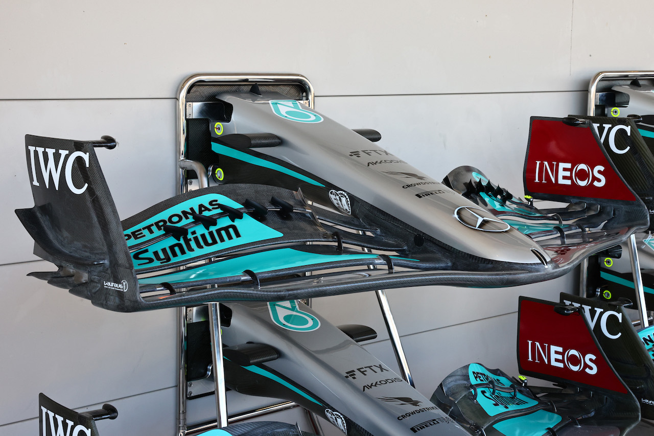 GP STATI UNITI, New Front wing Mercedes AMG F1 W13. 
20.10.2022. Formula 1 World Championship, Rd 19, United States Grand Prix, Austin, Texas, USA, Preparation Day.
- www.xpbimages.com, EMail: requests@xpbimages.com ¬© Copyright: Batchelor / XPB Images