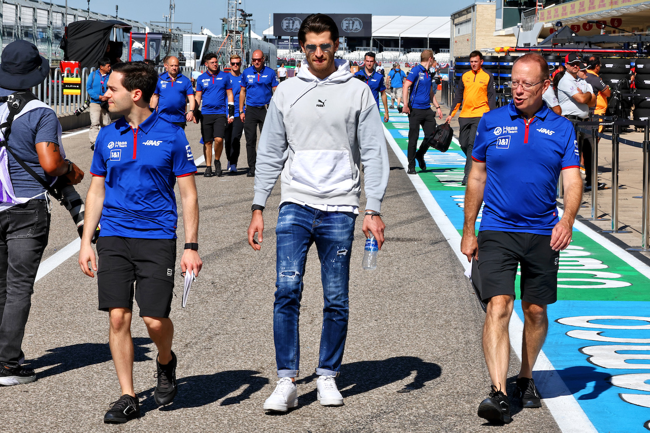 GP STATI UNITI, Antonio Giovinazzi (ITA) Haas F1 Team Test Driver.
20.10.2022. Formula 1 World Championship, Rd 19, United States Grand Prix, Austin, Texas, USA, Preparation Day.
- www.xpbimages.com, EMail: requests@xpbimages.com © Copyright: Batchelor / XPB Images