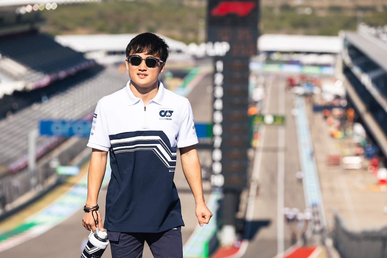 GP STATI UNITI, Yuki Tsunoda (JPN) AlphaTauri walks the circuit.
20.10.2022. Formula 1 World Championship, Rd 19, United States Grand Prix, Austin, Texas, USA, Preparation Day.
- www.xpbimages.com, EMail: requests@xpbimages.com © Copyright: Bearne / XPB Images