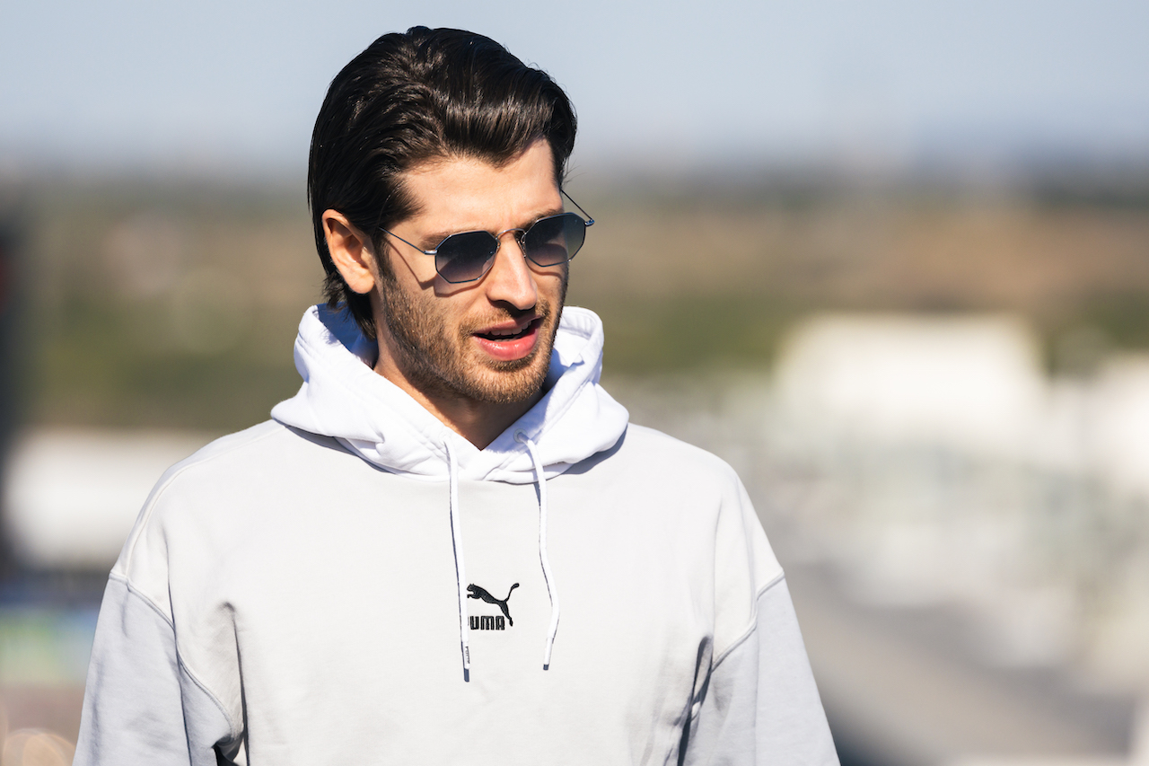 GP STATI UNITI, Antonio Giovinazzi (ITA) Haas F1 Team Test Driver walks the circuit.
20.10.2022. Formula 1 World Championship, Rd 19, United States Grand Prix, Austin, Texas, USA, Preparation Day.
- www.xpbimages.com, EMail: requests@xpbimages.com © Copyright: Bearne / XPB Images