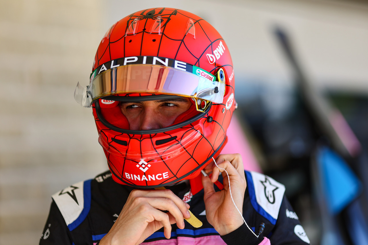 GP STATI UNITI, Esteban Ocon (FRA), Alpine F1 Team 
20.10.2022. Formula 1 World Championship, Rd 19, United States Grand Prix, Austin, Texas, USA, Preparation Day.
- www.xpbimages.com, EMail: requests@xpbimages.com ¬© Copyright: Charniaux / XPB Images