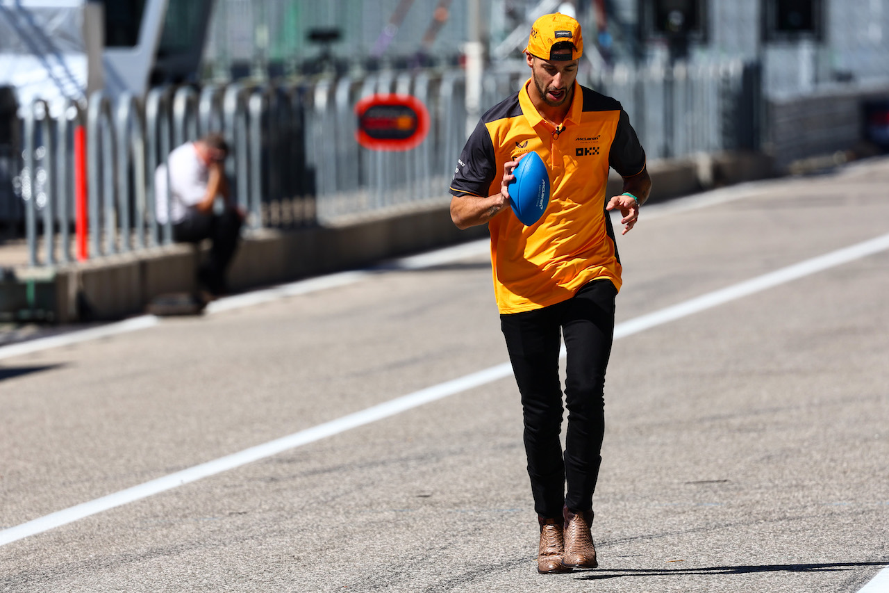 GP STATI UNITI, Daniel Ricciardo (AUS), McLaren F1 Team 
20.10.2022. Formula 1 World Championship, Rd 19, United States Grand Prix, Austin, Texas, USA, Preparation Day.
- www.xpbimages.com, EMail: requests@xpbimages.com © Copyright: Charniaux / XPB Images