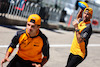 GP STATI UNITI, Daniel Ricciardo (AUS), McLaren F1 Team e Lando Norris (GBR), McLaren F1 Team 
20.10.2022. Formula 1 World Championship, Rd 19, United States Grand Prix, Austin, Texas, USA, Preparation Day.
- www.xpbimages.com, EMail: requests@xpbimages.com ¬© Copyright: Charniaux / XPB Images