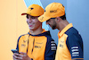 GP STATI UNITI, (L to R): Lando Norris (GBR) McLaren e team mate Daniel Ricciardo (AUS) McLaren.
20.10.2022. Formula 1 World Championship, Rd 19, United States Grand Prix, Austin, Texas, USA, Preparation Day.
 - www.xpbimages.com, EMail: requests@xpbimages.com © Copyright: Coates / XPB Images