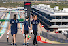 GP STATI UNITI, Alexander Albon (THA) Williams Racing walks the circuit with the team.
20.10.2022. Formula 1 World Championship, Rd 19, United States Grand Prix, Austin, Texas, USA, Preparation Day.
- www.xpbimages.com, EMail: requests@xpbimages.com © Copyright: Bearne / XPB Images