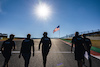 GP STATI UNITI, Nicholas Latifi (CDN) Williams Racing walks the circuit with the team.
20.10.2022. Formula 1 World Championship, Rd 19, United States Grand Prix, Austin, Texas, USA, Preparation Day.
- www.xpbimages.com, EMail: requests@xpbimages.com © Copyright: Bearne / XPB Images