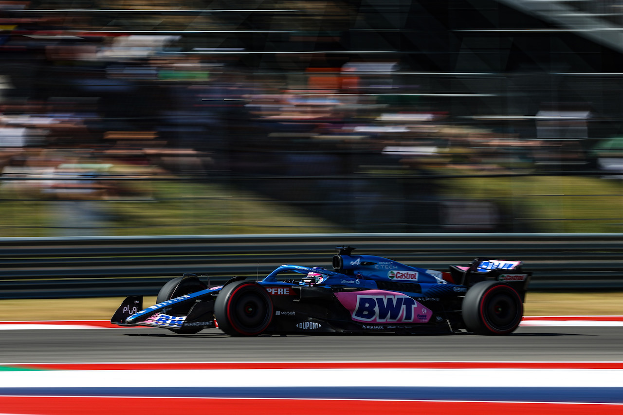 GP STATI UNITI, Fernando Alonso (ESP), Alpine F1 Team 
22.10.2022. Formula 1 World Championship, Rd 19, United States Grand Prix, Austin, Texas, USA, Qualifiche Day.
- www.xpbimages.com, EMail: requests@xpbimages.com ¬© Copyright: Charniaux / XPB Images
