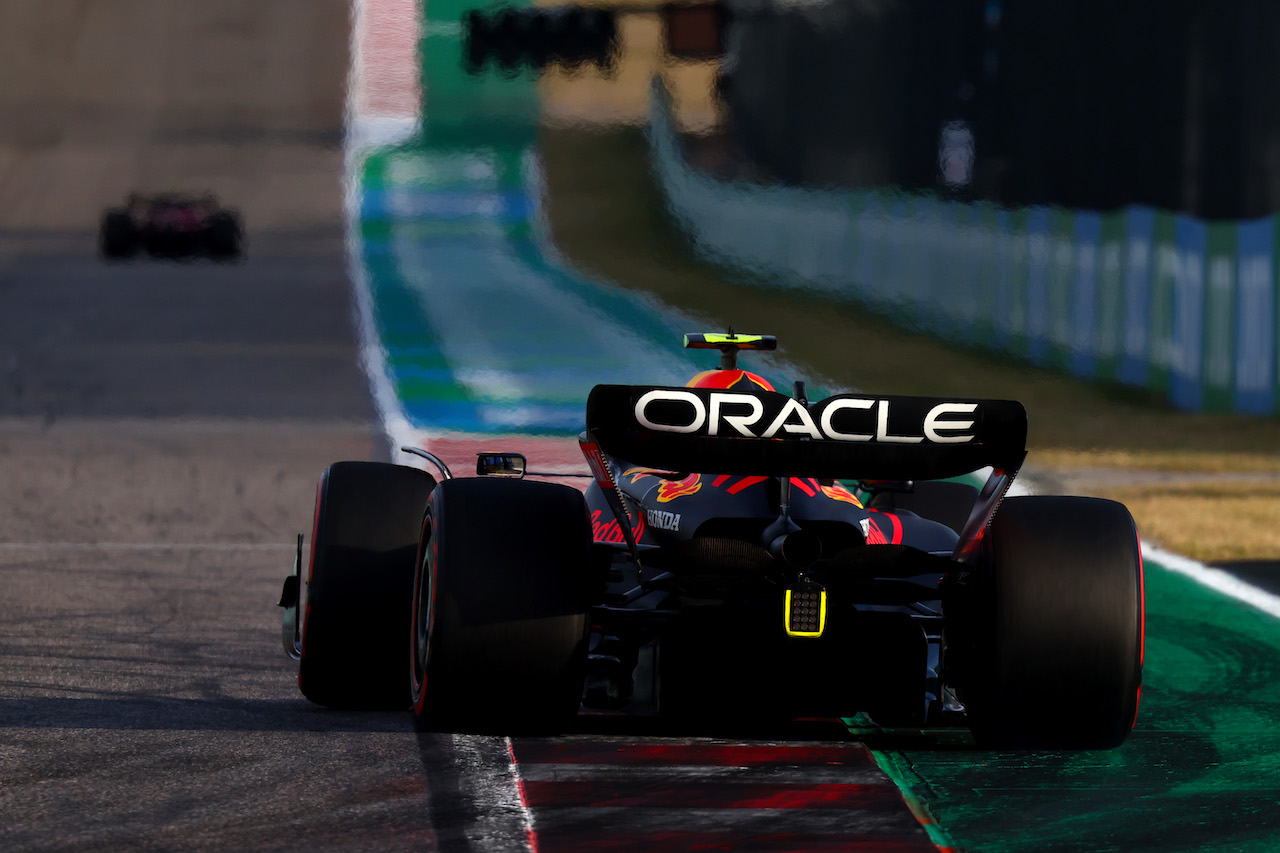 GP STATI UNITI, Sergio Perez (MEX), Red Bull Racing 
22.10.2022. Formula 1 World Championship, Rd 19, United States Grand Prix, Austin, Texas, USA, Qualifiche Day.
- www.xpbimages.com, EMail: requests@xpbimages.com ¬© Copyright: Charniaux / XPB Images