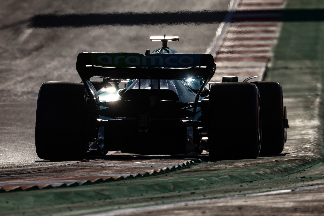 GP STATI UNITI, Lance Stroll (CDN), Aston Martin F1 Team 
22.10.2022. Formula 1 World Championship, Rd 19, United States Grand Prix, Austin, Texas, USA, Qualifiche Day.
- www.xpbimages.com, EMail: requests@xpbimages.com ¬© Copyright: Charniaux / XPB Images