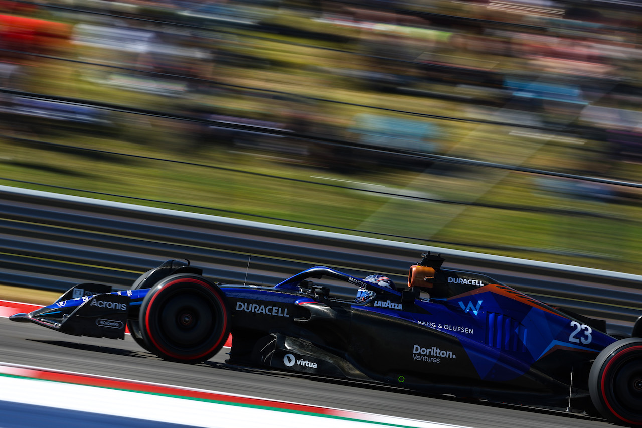GP STATI UNITI, Alex Albon (THA), Williams F1 Team 
22.10.2022. Formula 1 World Championship, Rd 19, United States Grand Prix, Austin, Texas, USA, Qualifiche Day.
- www.xpbimages.com, EMail: requests@xpbimages.com ¬© Copyright: Charniaux / XPB Images