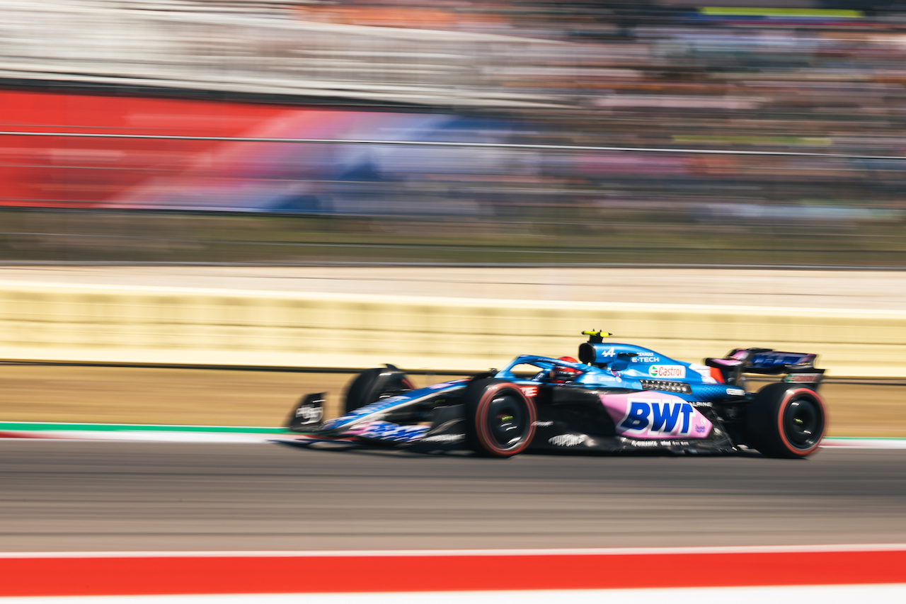 GP STATI UNITI, Esteban Ocon (FRA) Alpine F1 Team A522.
22.10.2022. Formula 1 World Championship, Rd 19, United States Grand Prix, Austin, Texas, USA, Qualifiche Day.
- www.xpbimages.com, EMail: requests@xpbimages.com © Copyright: Bearne / XPB Images