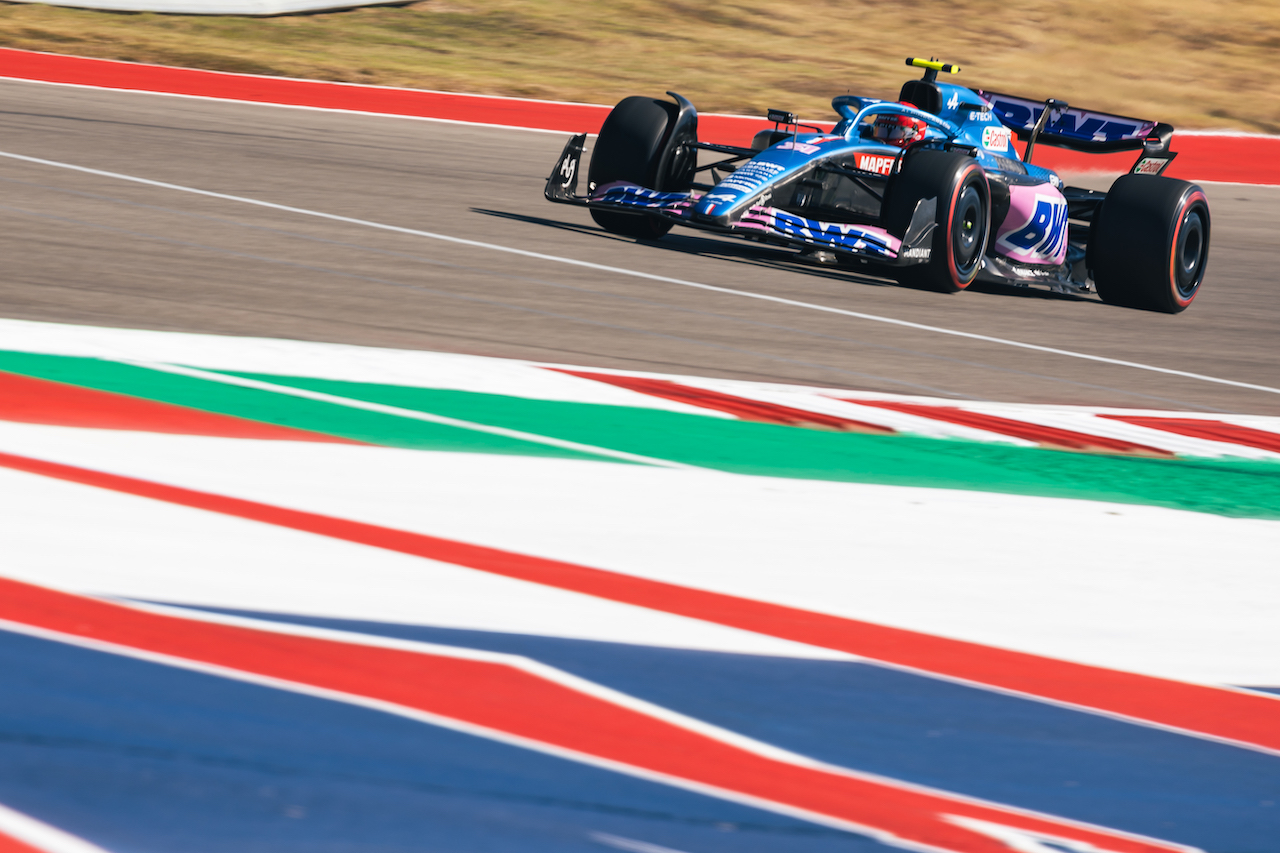 GP STATI UNITI, Esteban Ocon (FRA) Alpine F1 Team A522.
22.10.2022. Formula 1 World Championship, Rd 19, United States Grand Prix, Austin, Texas, USA, Qualifiche Day.
- www.xpbimages.com, EMail: requests@xpbimages.com © Copyright: Bearne / XPB Images