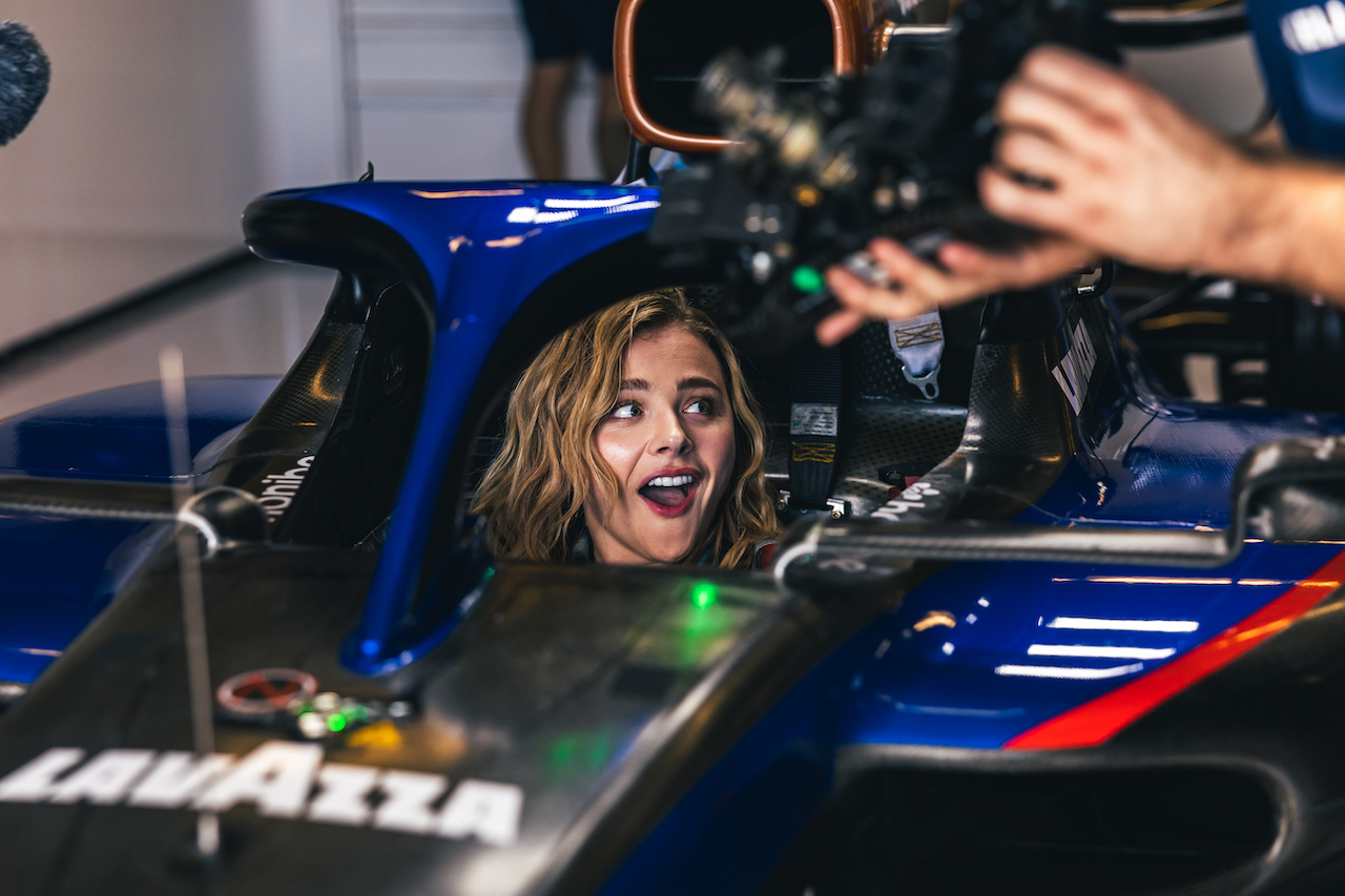 GP STATI UNITI, Chloe Grace Moretz (USA) Actress in the Williams Racing FW44.
22.10.2022. Formula 1 World Championship, Rd 19, United States Grand Prix, Austin, Texas, USA, Qualifiche Day.
- www.xpbimages.com, EMail: requests@xpbimages.com © Copyright: Bearne / XPB Images