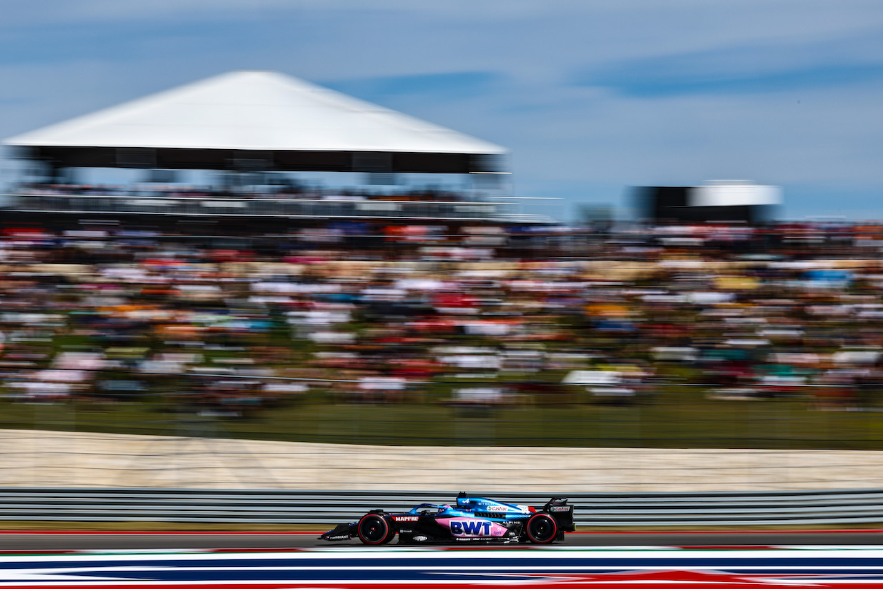 GP STATI UNITI, Fernando Alonso (ESP), Alpine F1 Team 
22.10.2022. Formula 1 World Championship, Rd 19, United States Grand Prix, Austin, Texas, USA, Qualifiche Day.
- www.xpbimages.com, EMail: requests@xpbimages.com © Copyright: Charniaux / XPB Images