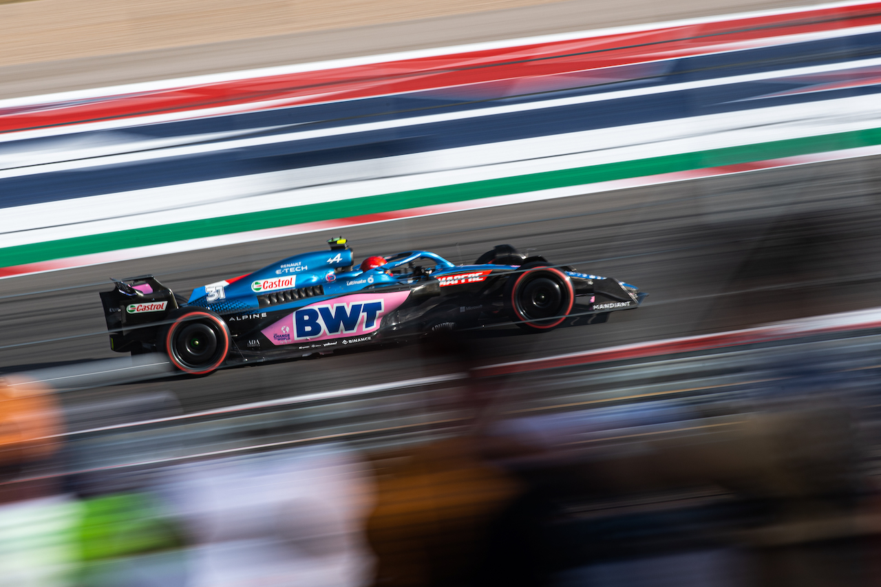 GP STATI UNITI, Esteban Ocon (FRA) Alpine F1 Team A522.
22.10.2022. Formula 1 World Championship, Rd 19, United States Grand Prix, Austin, Texas, USA, Qualifiche Day.
- www.xpbimages.com, EMail: requests@xpbimages.com © Copyright: Price / XPB Images