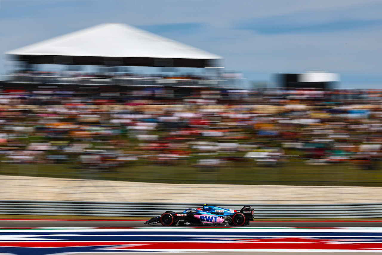 GP STATI UNITI, Esteban Ocon (FRA), Alpine F1 Team 
22.10.2022. Formula 1 World Championship, Rd 19, United States Grand Prix, Austin, Texas, USA, Qualifiche Day.
- www.xpbimages.com, EMail: requests@xpbimages.com ¬© Copyright: Charniaux / XPB Images