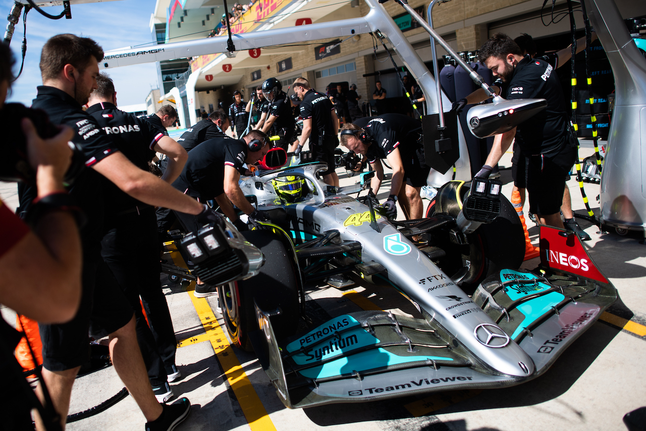 GP STATI UNITI, Lewis Hamilton (GBR) Mercedes AMG F1 W13.
22.10.2022. Formula 1 World Championship, Rd 19, United States Grand Prix, Austin, Texas, USA, Qualifiche Day.
- www.xpbimages.com, EMail: requests@xpbimages.com © Copyright: Price / XPB Images