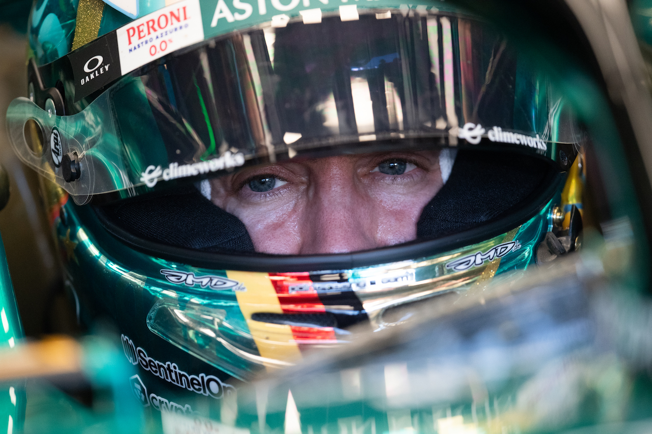 GP STATI UNITI, Sebastian Vettel (GER) Aston Martin F1 Team AMR22.
22.10.2022. Formula 1 World Championship, Rd 19, United States Grand Prix, Austin, Texas, USA, Qualifiche Day.
- www.xpbimages.com, EMail: requests@xpbimages.com © Copyright: Price / XPB Images