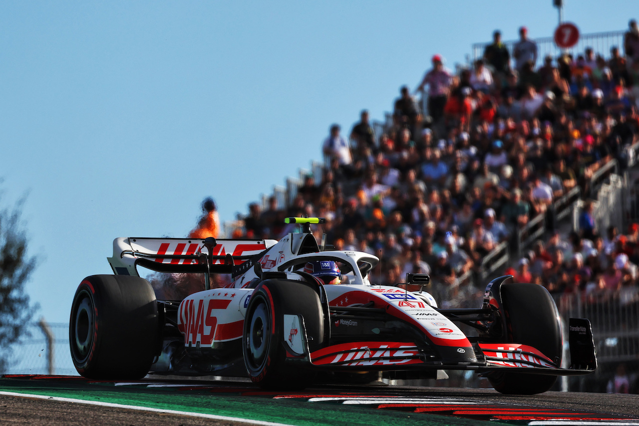 GP STATI UNITI, Mick Schumacher (GER) Haas VF-22.
22.10.2022. Formula 1 World Championship, Rd 19, United States Grand Prix, Austin, Texas, USA, Qualifiche Day.
 - www.xpbimages.com, EMail: requests@xpbimages.com © Copyright: Coates / XPB Images