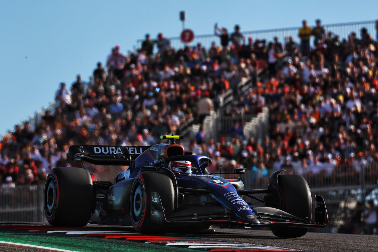 GP STATI UNITI, Nicholas Latifi (CDN) Williams Racing FW44.
22.10.2022. Formula 1 World Championship, Rd 19, United States Grand Prix, Austin, Texas, USA, Qualifiche Day.
 - www.xpbimages.com, EMail: requests@xpbimages.com © Copyright: Coates / XPB Images