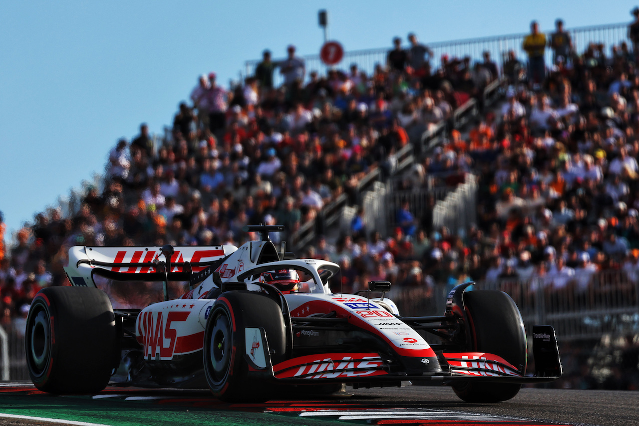 GP STATI UNITI, Kevin Magnussen (DEN) Haas VF-22.
22.10.2022. Formula 1 World Championship, Rd 19, United States Grand Prix, Austin, Texas, USA, Qualifiche Day.
 - www.xpbimages.com, EMail: requests@xpbimages.com © Copyright: Coates / XPB Images