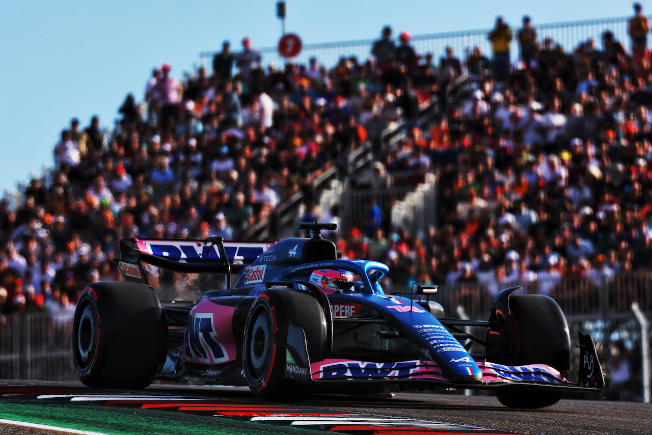 GP STATI UNITI, Fernando Alonso (ESP) Alpine F1 Team A522.
22.10.2022. Formula 1 World Championship, Rd 19, United States Grand Prix, Austin, Texas, USA, Qualifiche Day.
 - www.xpbimages.com, EMail: requests@xpbimages.com © Copyright: Coates / XPB Images