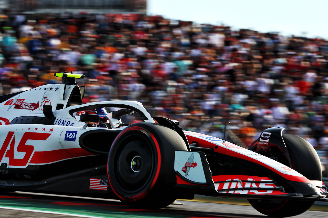 GP STATI UNITI, Mick Schumacher (GER) Haas VF-22.
22.10.2022. Formula 1 World Championship, Rd 19, United States Grand Prix, Austin, Texas, USA, Qualifiche Day.
 - www.xpbimages.com, EMail: requests@xpbimages.com © Copyright: Coates / XPB Images
