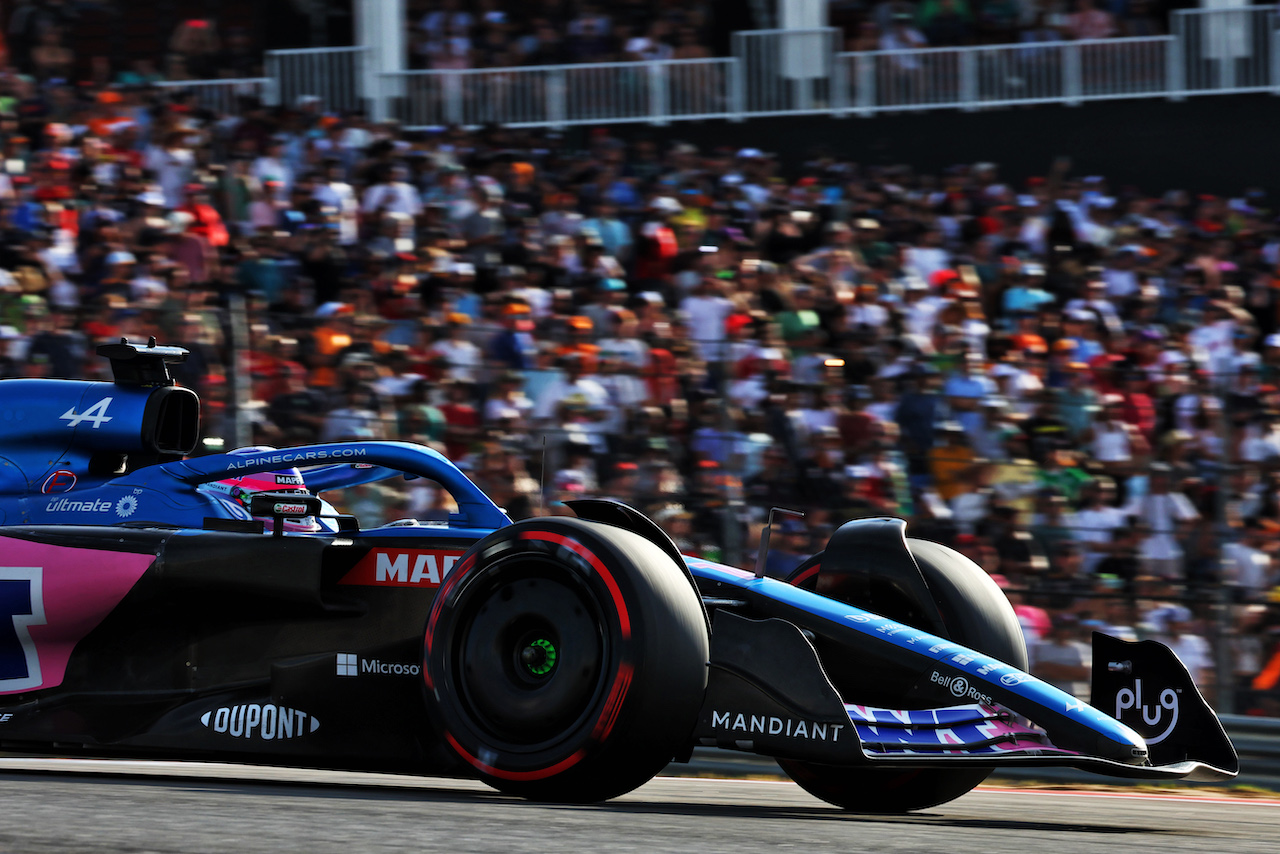 GP STATI UNITI, Fernando Alonso (ESP) Alpine F1 Team A522.
22.10.2022. Formula 1 World Championship, Rd 19, United States Grand Prix, Austin, Texas, USA, Qualifiche Day.
 - www.xpbimages.com, EMail: requests@xpbimages.com © Copyright: Coates / XPB Images
