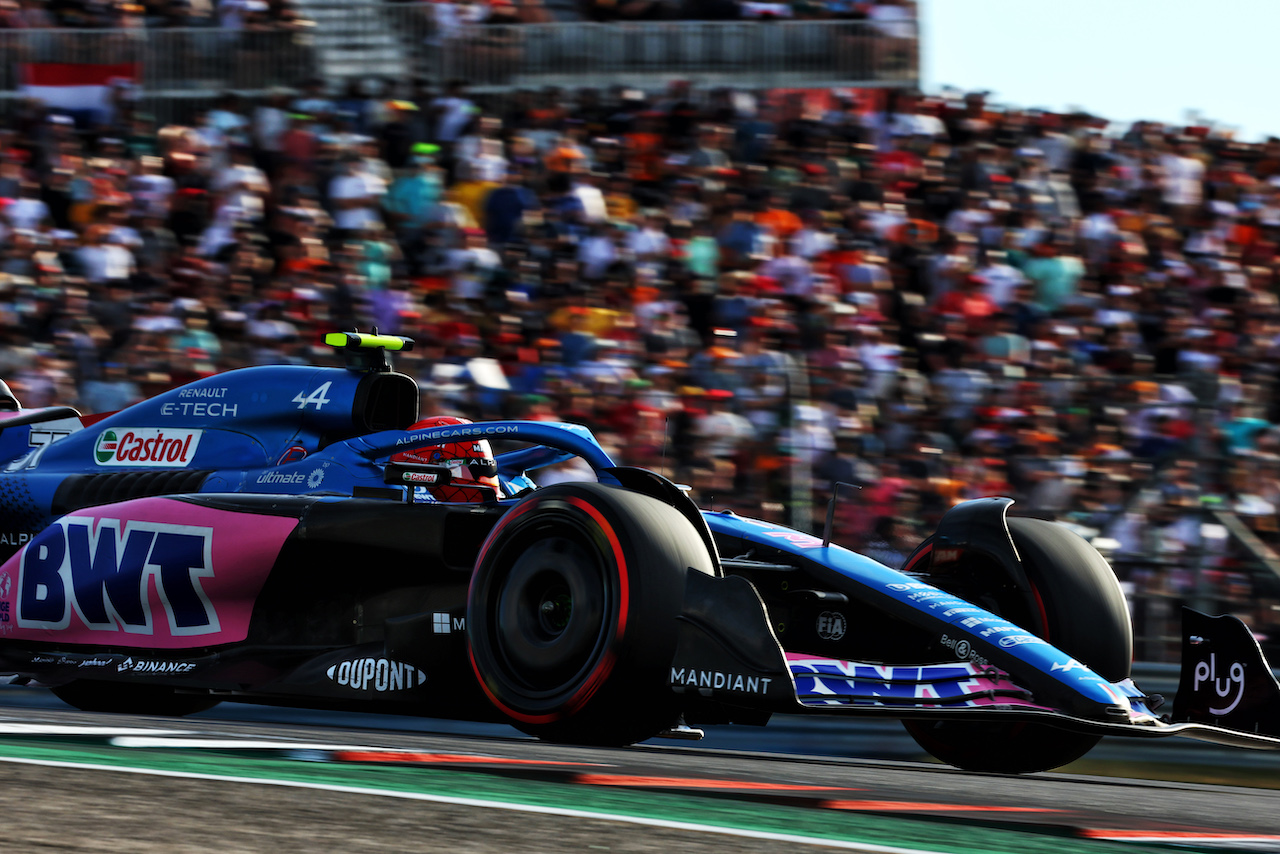 GP STATI UNITI, Esteban Ocon (FRA) Alpine F1 Team A522.
22.10.2022. Formula 1 World Championship, Rd 19, United States Grand Prix, Austin, Texas, USA, Qualifiche Day.
 - www.xpbimages.com, EMail: requests@xpbimages.com © Copyright: Coates / XPB Images