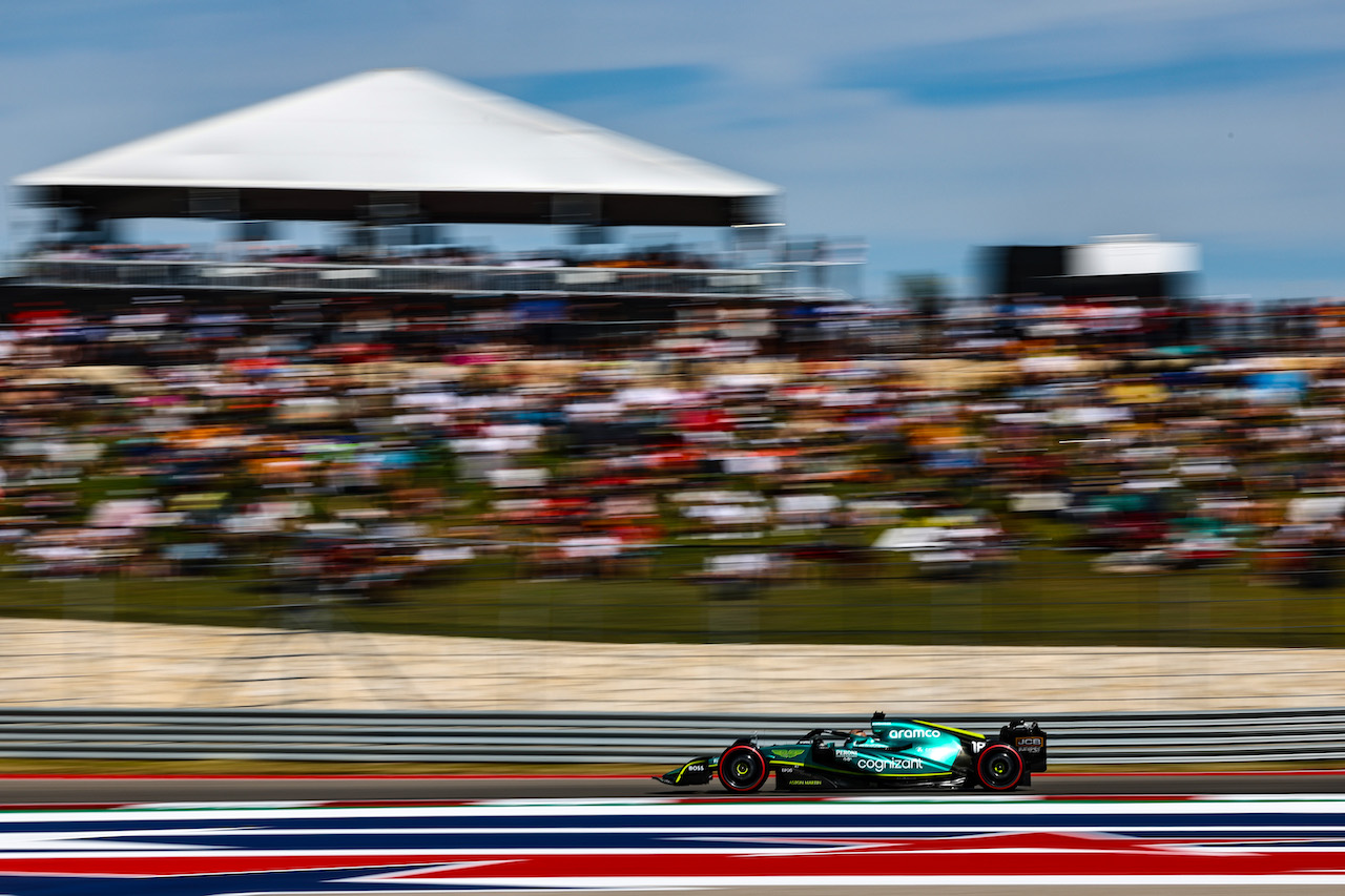 GP STATI UNITI, Lance Stroll (CDN), Aston Martin F1 Team 
22.10.2022. Formula 1 World Championship, Rd 19, United States Grand Prix, Austin, Texas, USA, Qualifiche Day.
- www.xpbimages.com, EMail: requests@xpbimages.com ¬© Copyright: Charniaux / XPB Images