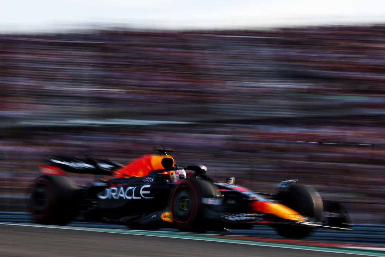 GP STATI UNITI, Max Verstappen (NLD) Red Bull Racing RB18.
22.10.2022. Formula 1 World Championship, Rd 19, United States Grand Prix, Austin, Texas, USA, Qualifiche Day.
 - www.xpbimages.com, EMail: requests@xpbimages.com © Copyright: Coates / XPB Images