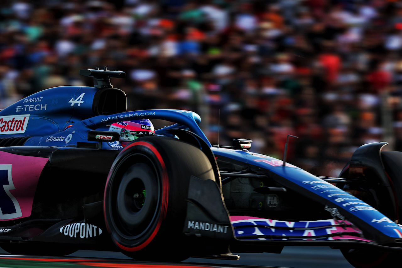 GP STATI UNITI, Fernando Alonso (ESP) Alpine F1 Team A522.
22.10.2022. Formula 1 World Championship, Rd 19, United States Grand Prix, Austin, Texas, USA, Qualifiche Day.
 - www.xpbimages.com, EMail: requests@xpbimages.com © Copyright: Coates / XPB Images