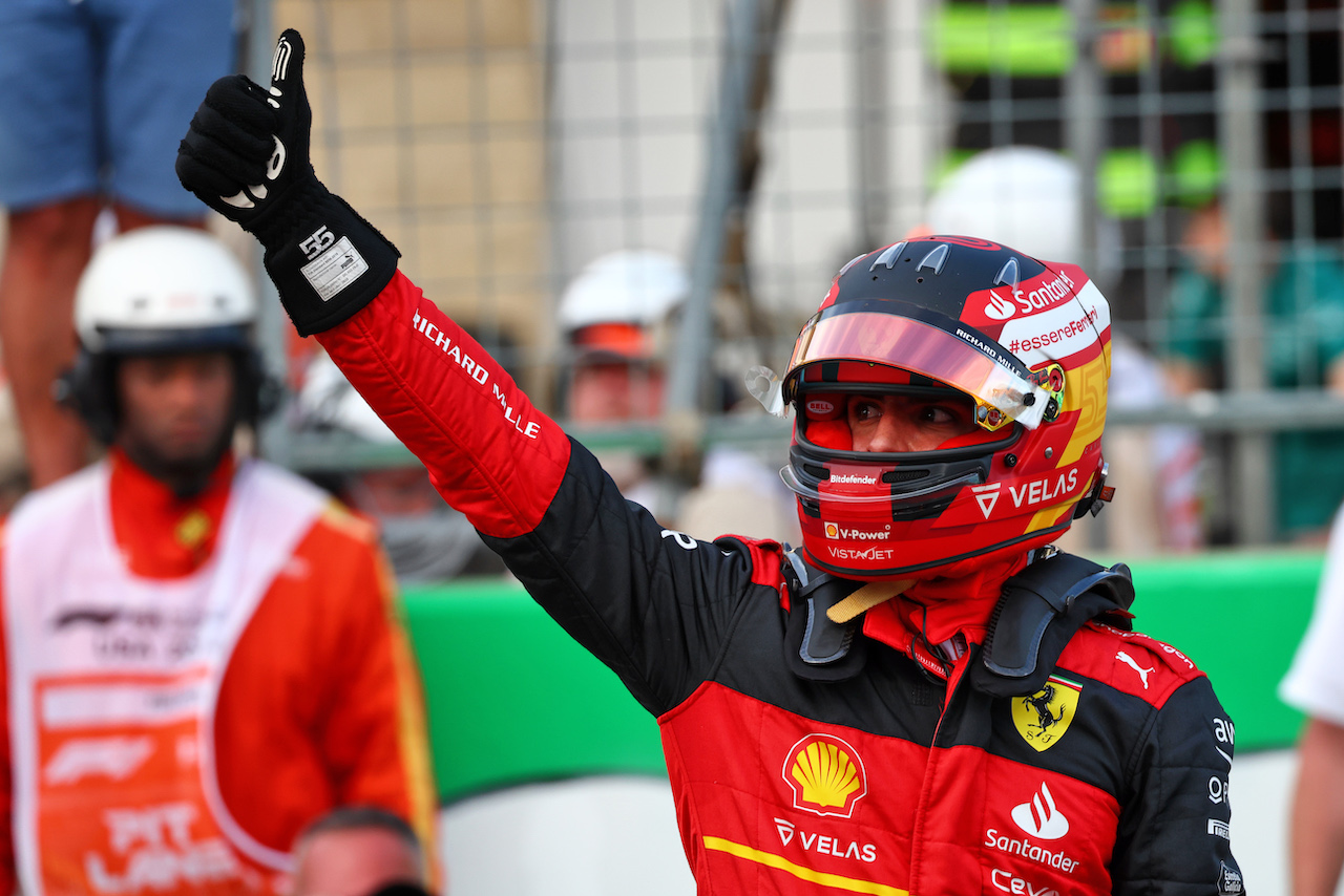 GP STATI UNITI, Carlos Sainz Jr (ESP) Ferrari celebrates his pole position in qualifying parc ferme.
22.10.2022. Formula 1 World Championship, Rd 19, United States Grand Prix, Austin, Texas, USA, Qualifiche Day.
 - www.xpbimages.com, EMail: requests@xpbimages.com © Copyright: Coates / XPB Images