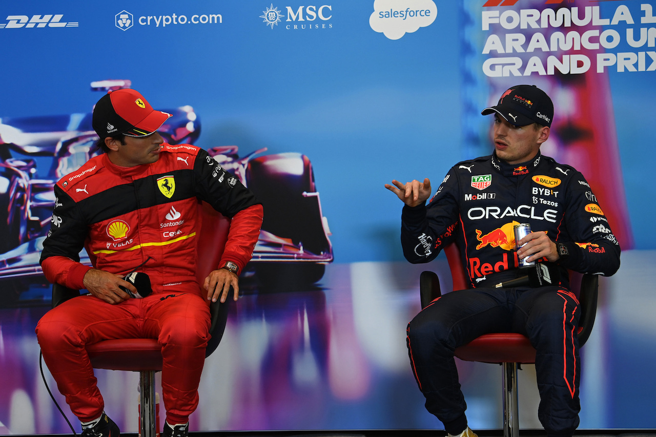 GP STATI UNITI, (L to R): Carlos Sainz Jr (ESP) Ferrari e Max Verstappen (NLD) Red Bull Racing in the post qualifying FIA Press Conference.
22.10.2022. Formula 1 World Championship, Rd 19, United States Grand Prix, Austin, Texas, USA, Qualifiche Day.
- www.xpbimages.com, EMail: requests@xpbimages.com © Copyright: XPB Images