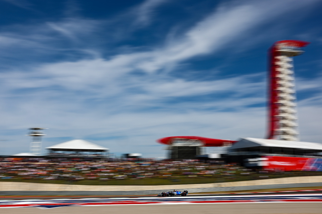 GP STATI UNITI, Alex Albon (THA), Williams F1 Team 
22.10.2022. Formula 1 World Championship, Rd 19, United States Grand Prix, Austin, Texas, USA, Qualifiche Day.
- www.xpbimages.com, EMail: requests@xpbimages.com © Copyright: Charniaux / XPB Images