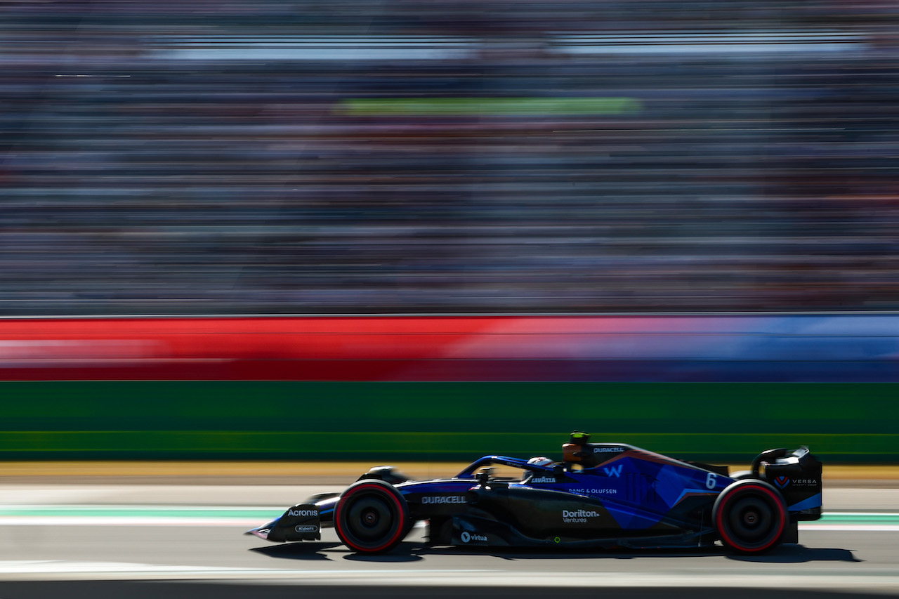 GP STATI UNITI, Nicholas Latifi (CDN), Williams Racing 
22.10.2022. Formula 1 World Championship, Rd 19, United States Grand Prix, Austin, Texas, USA, Qualifiche Day.
- www.xpbimages.com, EMail: requests@xpbimages.com ¬© Copyright: Charniaux / XPB Images