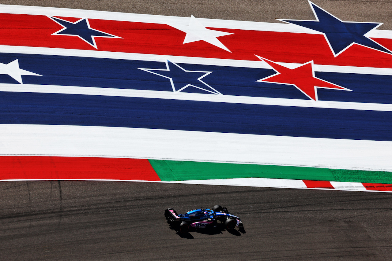 GP STATI UNITI, Fernando Alonso (ESP) Alpine F1 Team A522.
22.10.2022. Formula 1 World Championship, Rd 19, United States Grand Prix, Austin, Texas, USA, Qualifiche Day.
 - www.xpbimages.com, EMail: requests@xpbimages.com © Copyright: Coates / XPB Images