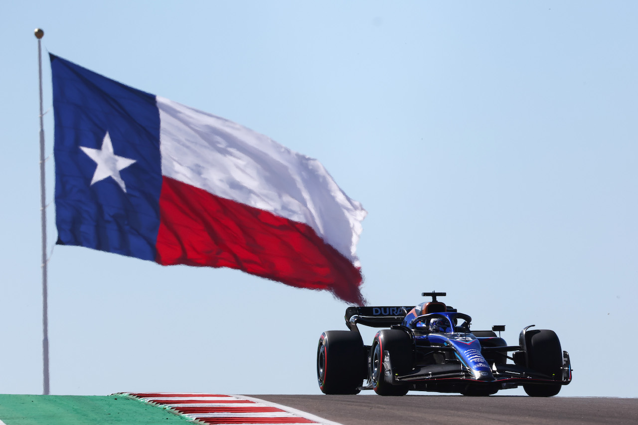 GP STATI UNITI, Alex Albon (THA), Williams F1 Team 
21.10.2022. Formula 1 World Championship, Rd 19, United States Grand Prix, Austin, Texas, USA, Practice Day.
- www.xpbimages.com, EMail: requests@xpbimages.com ¬© Copyright: Charniaux / XPB Images