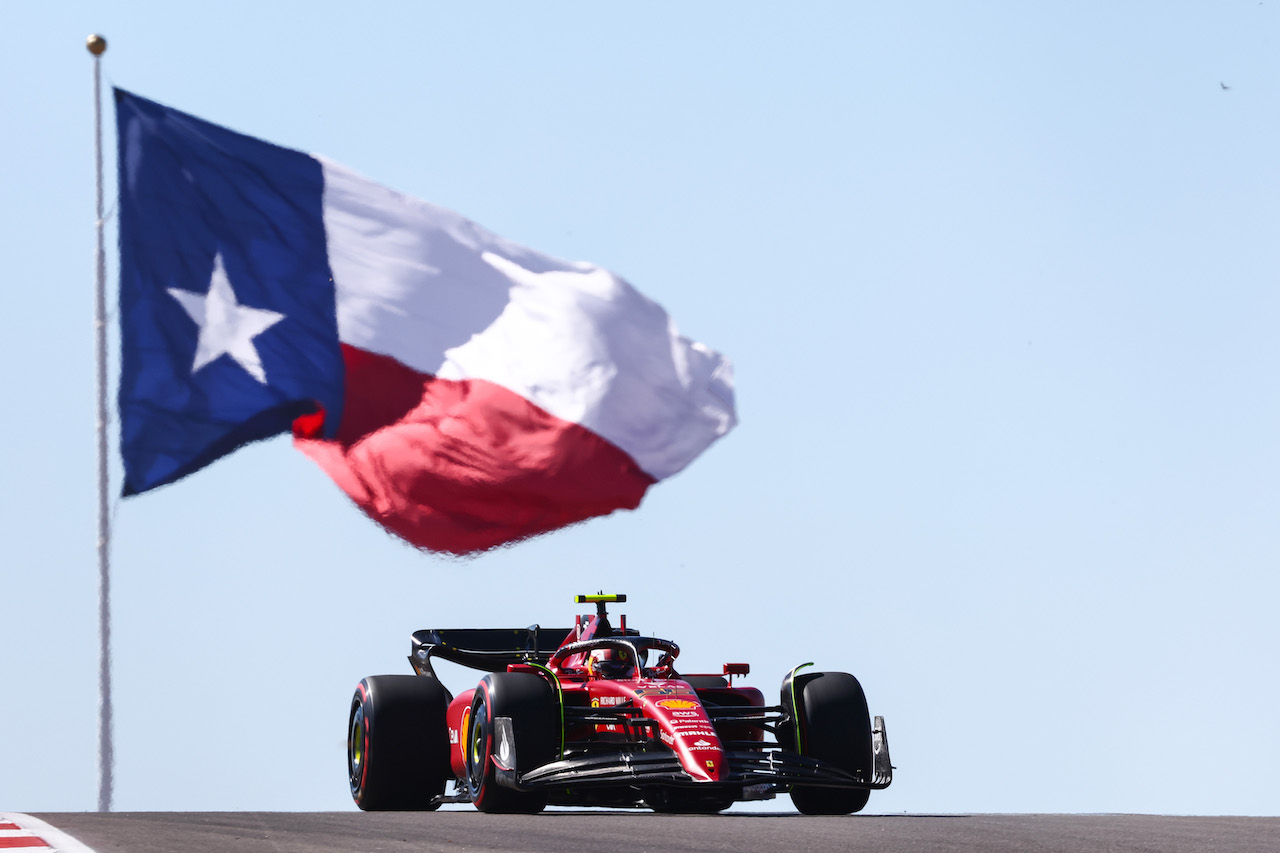 GP STATI UNITI, Carlos Sainz Jr (ESP), Ferrari 
21.10.2022. Formula 1 World Championship, Rd 19, United States Grand Prix, Austin, Texas, USA, Practice Day.
- www.xpbimages.com, EMail: requests@xpbimages.com ¬© Copyright: Charniaux / XPB Images