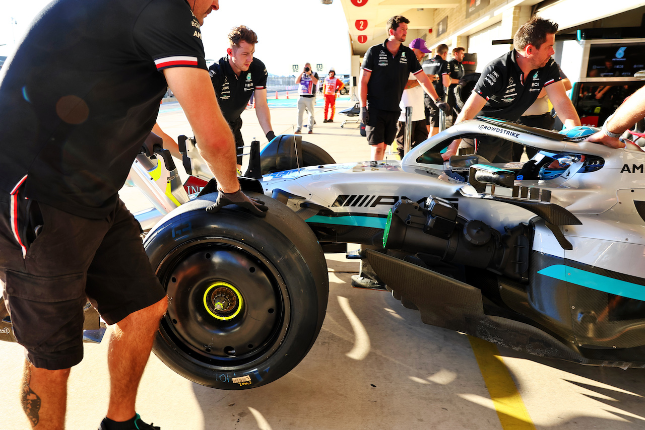 GP STATI UNITI, George Russell (GBR) Mercedes AMG F1 W13 with Pirelli prototype tyres.
21.10.2022. Formula 1 World Championship, Rd 19, United States Grand Prix, Austin, Texas, USA, Practice Day.
- www.xpbimages.com, EMail: requests@xpbimages.com © Copyright: Batchelor / XPB Images