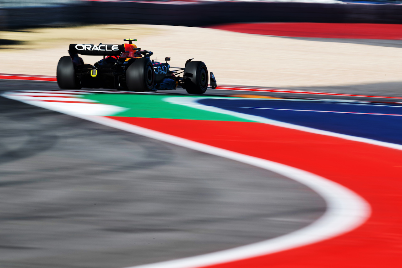 GP STATI UNITI, Sergio Perez (MEX) Red Bull Racing RB18.
21.10.2022. Formula 1 World Championship, Rd 19, United States Grand Prix, Austin, Texas, USA, Practice Day.
- www.xpbimages.com, EMail: requests@xpbimages.com © Copyright: Price / XPB Images