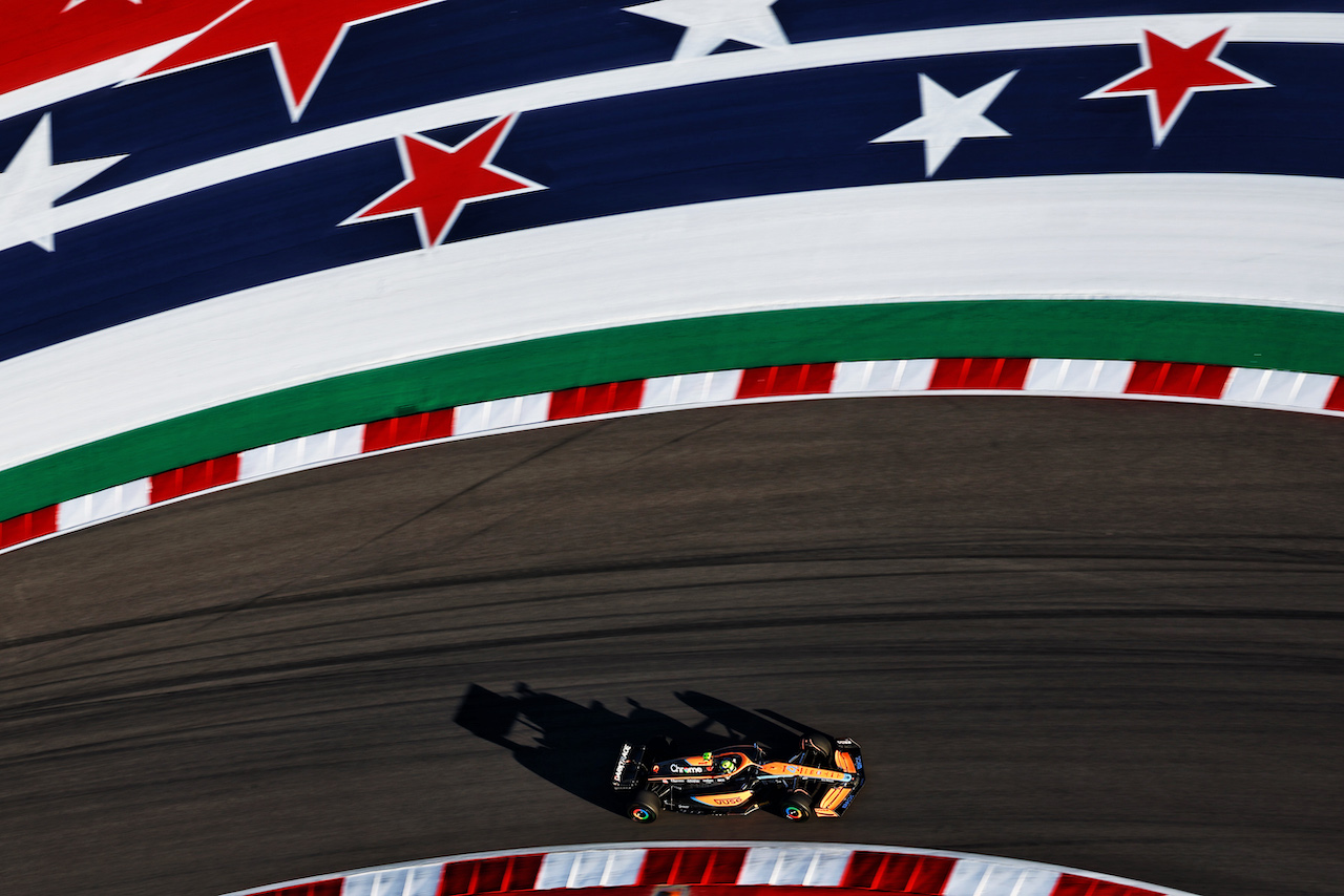 GP STATI UNITI, Lando Norris (GBR) McLaren MCL36.
21.10.2022. Formula 1 World Championship, Rd 19, United States Grand Prix, Austin, Texas, USA, Practice Day.
 - www.xpbimages.com, EMail: requests@xpbimages.com © Copyright: Coates / XPB Images