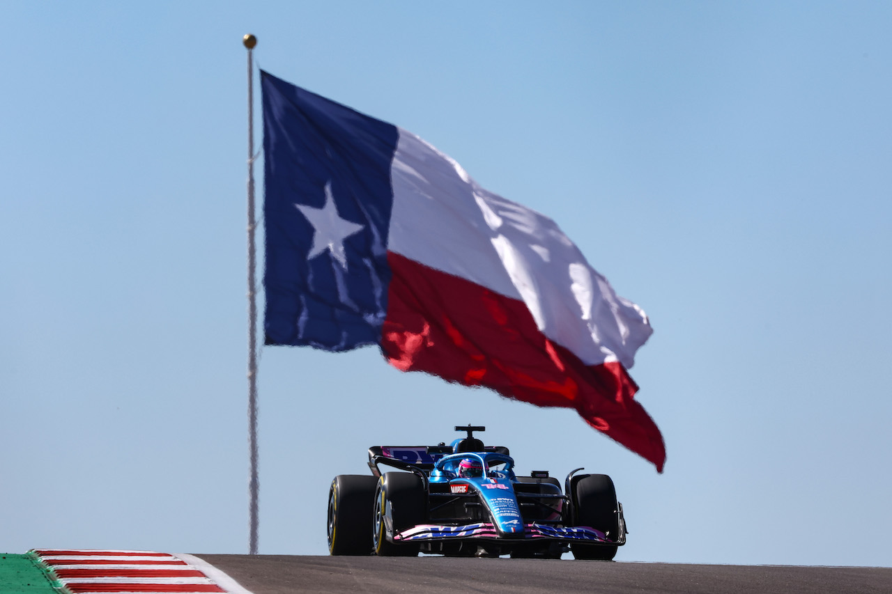 GP STATI UNITI, Fernando Alonso (ESP), Alpine F1 Team 
21.10.2022. Formula 1 World Championship, Rd 19, United States Grand Prix, Austin, Texas, USA, Practice Day.
- www.xpbimages.com, EMail: requests@xpbimages.com ¬© Copyright: Charniaux / XPB Images